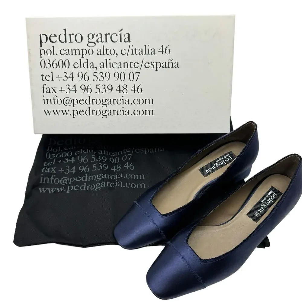 Pedro Garcia Eladia NEW Navy Silk Satin Low Block Heel Slip On Pump $550